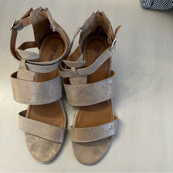 Sofft Aldina Euro Soft Women’s Metallic Champagne Block Heel Sandal Sz 11M GUC - Picture 2 of 10